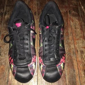 Nike sneakers size 10